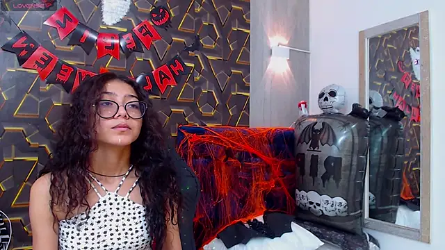 Snapshot of honeymoon_12 chatting on October 22, 8:03 am honeymoon 12 online show from October 22, 8:03 am