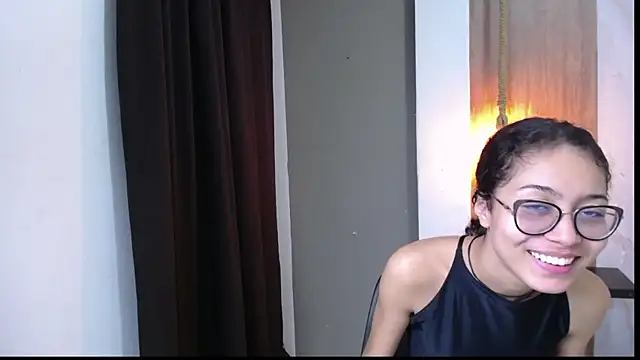 Snapshot of honeymoon_12 chatting on September 25, 3:56 am honeymoon 12 online show from September 25, 3:56 am