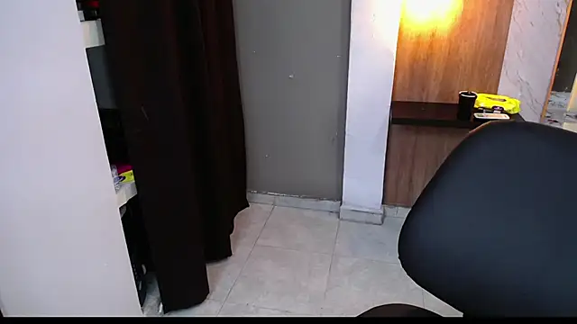 Snapshot of honeymoon_12 chatting on October 11, 4:57 am honeymoon 12 online show from October 11, 4:57 am