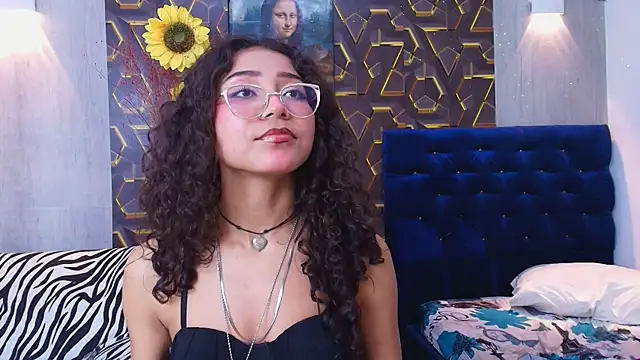 Snapshot of honeymoon_12 chatting on July 12, 7:20 am honeymoon 12 online show from July 12, 7:20 am