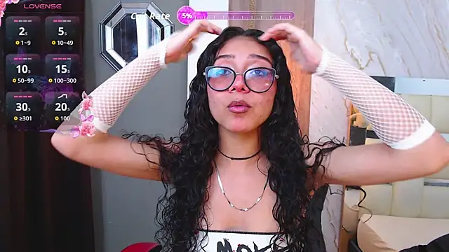Snapshot of honeymoon_12 chatting on May 4, 6:49 am honeymoon 12 online show from May 4, 6:49 am