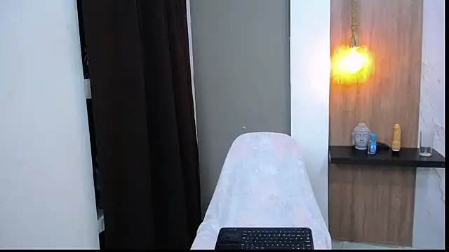 Snapshot of honeymoon_12 chatting on September 24, 3:35 am honeymoon 12 online show from September 24, 3:35 am