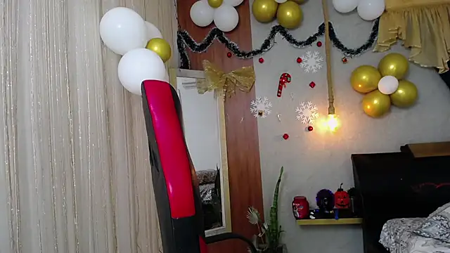 Snapshot of honeymoon_12 chatting on November 16, 3:33 am honeymoon 12 online show from November 16, 3:33 am