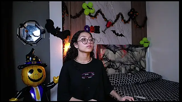 Snapshot of honeymoon_12 chatting on October 20, 4:25 am honeymoon 12 online show from October 20, 4:25 am