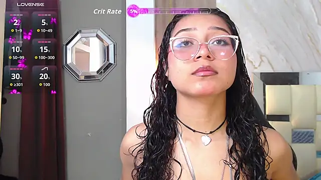 Snapshot of honeymoon_12 chatting on May 22, 6:44 am honeymoon 12 online show from May 22, 6:44 am