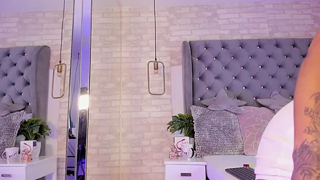 PauVega  online show from March 25, 2:05 pm