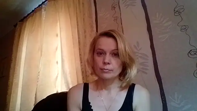LiluXRose online show from October 14, 10:05 am
