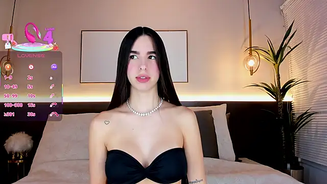 SolAvelar online show from November 29, 3:39 am