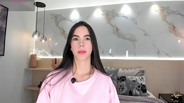 Snapshot of SolAvelar chatting on June 21, 1:22 am SolAvelar online show from June 21, 1:22 am