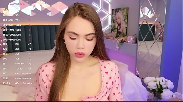 MimiFors online show from April 4, 7:31 pm