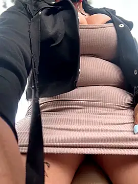 -Mia1 online show from October 28, 4:06 pm