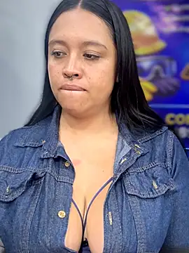 -Mia1 online show from April 16, 9:39 pm