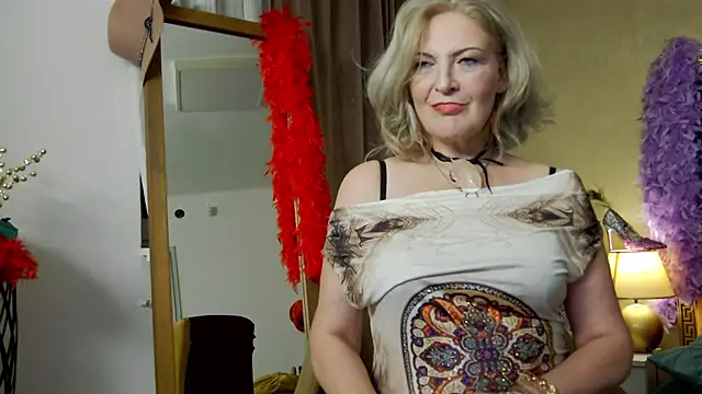 Allura Jenson online show from May 7, 9:07 pm