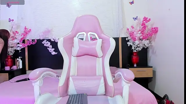 emma ayala online show from May 15, 7:12 pm