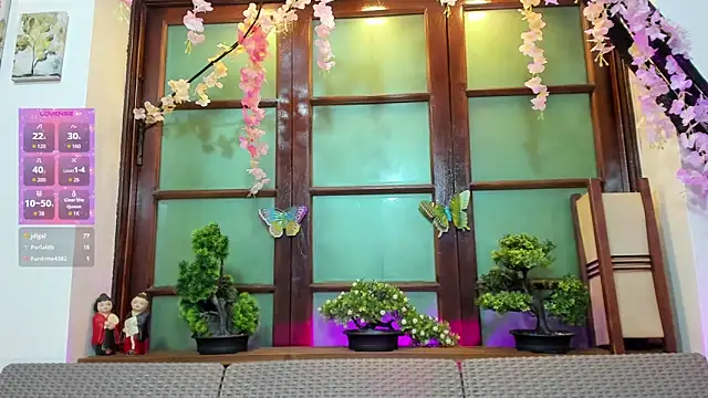 emma ayala online show from April 16, 9:39 pm