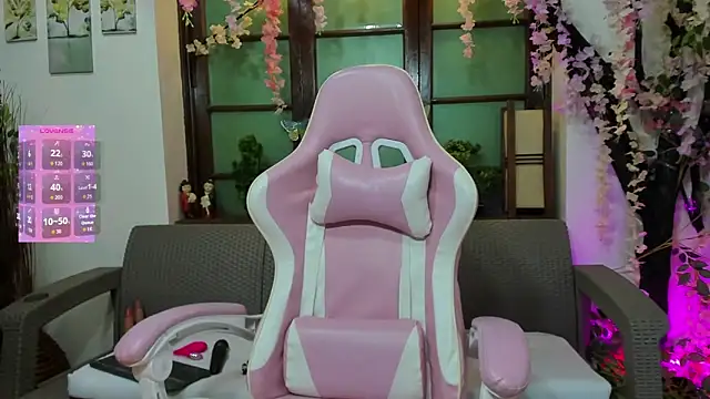 emma ayala online show from April 17, 7:06 pm