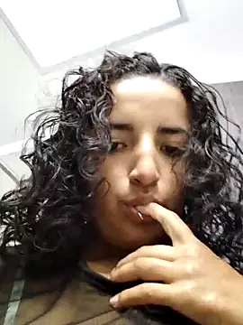 Snapshot of luna_love_xoxo chatting on September 25, 9:32 pm luna love xoxo online show from September 25, 9:32 pm