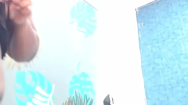 Snapshot of isabella_brown1 chatting on November 17, 11:25 am isabella brown1 online show from November 17, 11:25 am