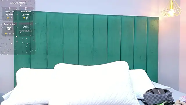 Snapshot of Ashley_Evans22 chatting on June 20, 9:31 pm Ashley Evans22 online show from June 20, 9:31 pm