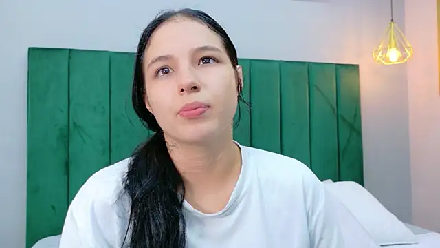 Snapshot of Ashley_Evans22 chatting on July 6, 10:01 pm Ashley Evans22 online show from July 6, 10:01 pm