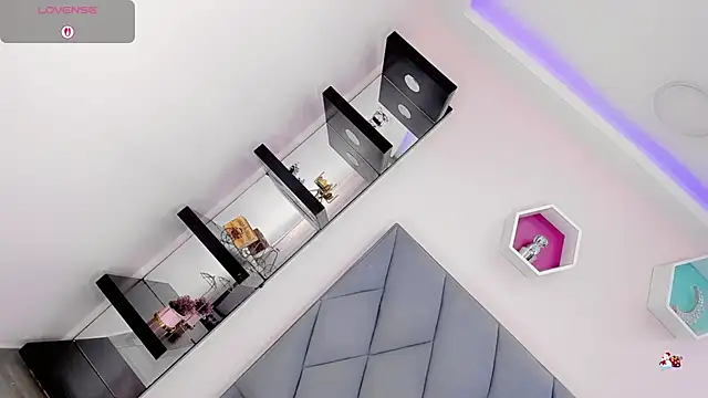 Amira Ember online show from November 30, 8:42 pm