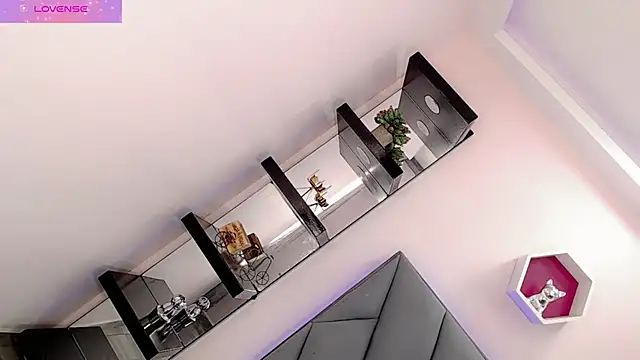 Amira Ember online show from October 12, 2:40 pm