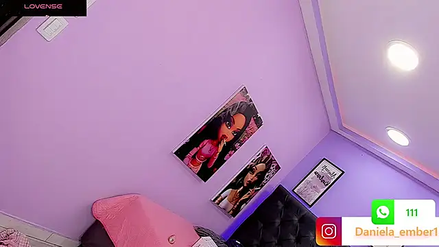 Amira Ember online show from October 1, 8:02 pm