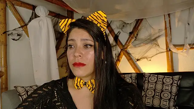 sofiia diaz0805 online show from October 31, 9:11 pm