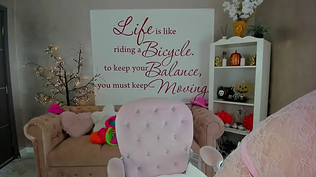 ReynaTheVixen online show from November 23, 4:50 pm