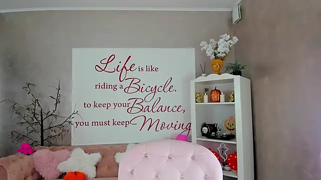 ReynaTheVixen online show from November 21, 5:12 pm