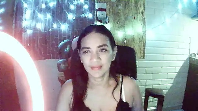 MiiaVelasquez online show from December 18, 4:17 am