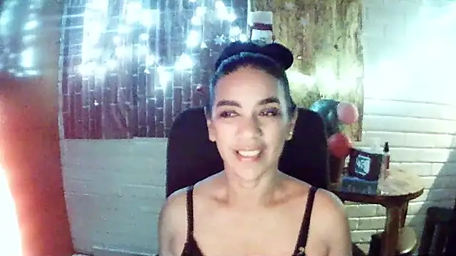 MiiaVelasquez online show from December 23, 4:23 am