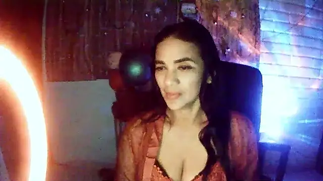 MiiaVelasquez online show from December 20, 4:37 am