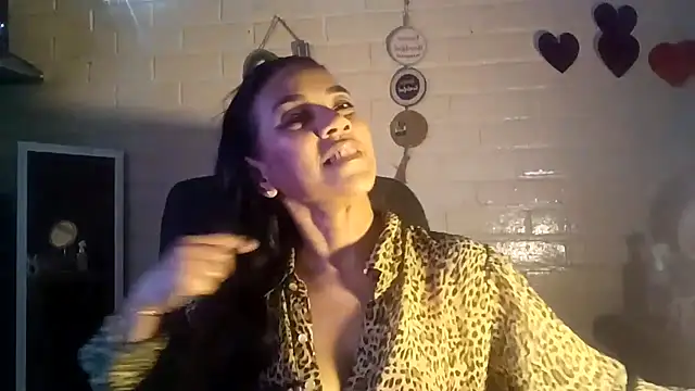 MiiaVelasquez online show from April 22, 5:03 am