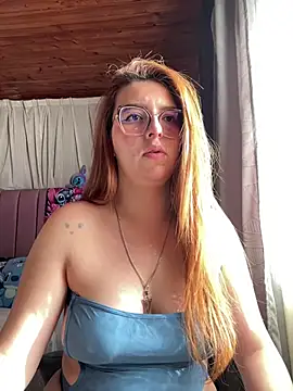 CoraVibes online show from May 18, 12:21 pm