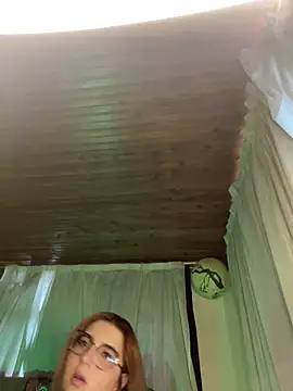 CoraVibes online show from February 22, 12:40 pm