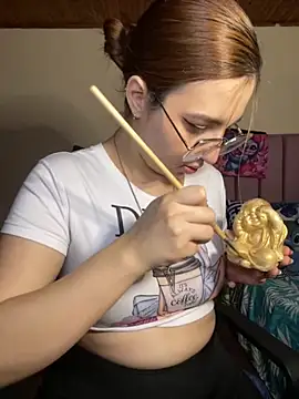 CoraVibes online show from December 16, 7:18 pm