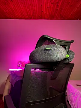 CoraVibes online show from November 18, 11:46 am