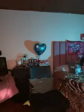 CoraVibes online show from March 12, 11:47 am