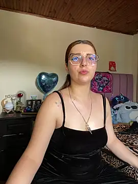 CoraVibes online show from March 10, 8:57 pm