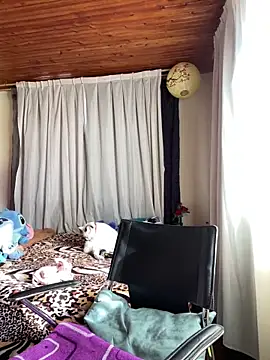 CoraVibes online show from March 15, 12:45 pm