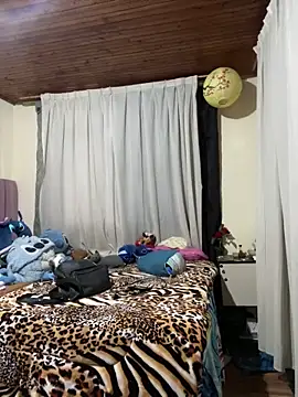 CoraVibes online show from March 18, 1:46 pm