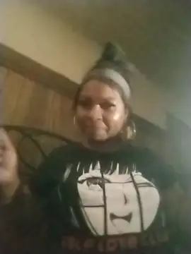 Snapshot of Ladiv33 chatting on October 30, 1:15 am Ladiv33 online show from October 30, 1:15 am