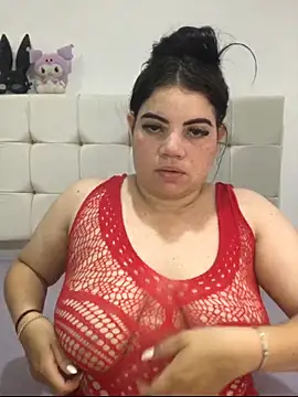 Kuromy x online show from April 16, 7:14 pm