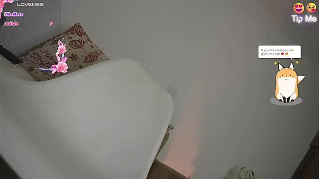 Roxybeautyy online show from February 7, 11:18 am