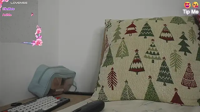 Roxybeautyy online show from March 19, 9:20 am