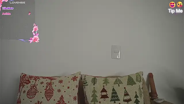 Roxybeautyy online show from February 21, 9:44 am