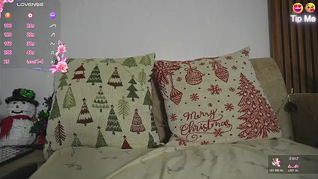 Roxybeautyy online show from December 20, 9:56 am