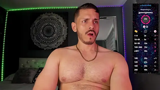 Snapshot of TianZilac chatting on November 12, 9:40 pm TianZilac online show from November 12, 9:40 pm