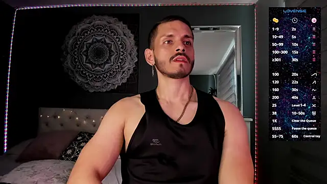 Snapshot of TianZilac chatting on October 28, 8:30 pm TianZilac online show from October 28, 8:30 pm